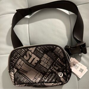 Lululemon Everywhere Belt Bag Manifesto Print NWT